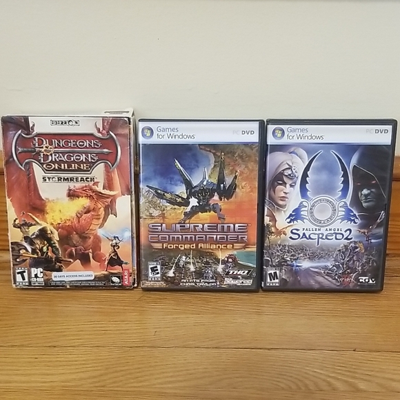 Lot of Windows PC Video Games Dungeons & Dragons, Supreme Commander, & Sacred 2 - Picture 1 of 12